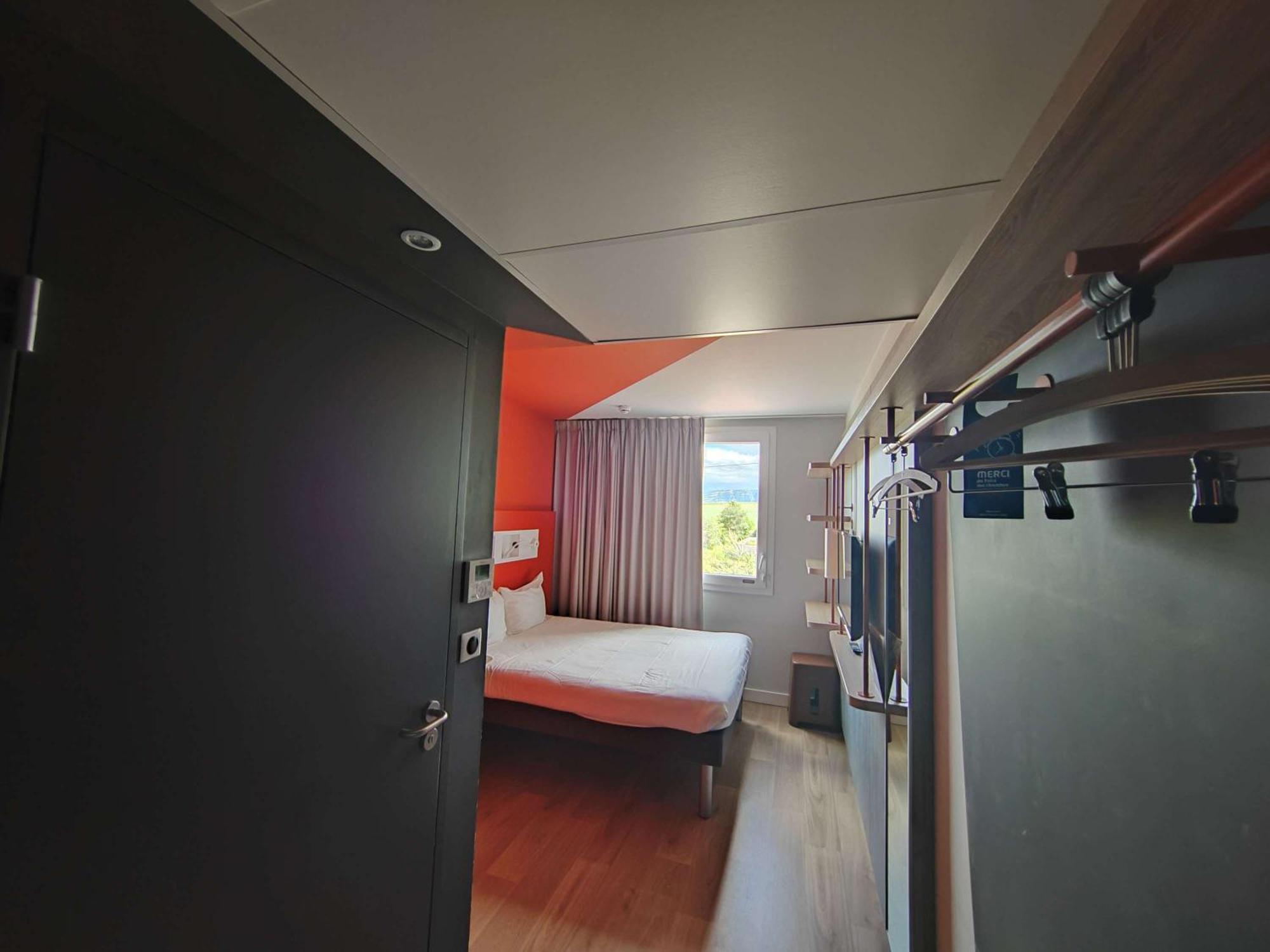 Ibis Budget Geneve Saint Genis Pouilly Exterior photo