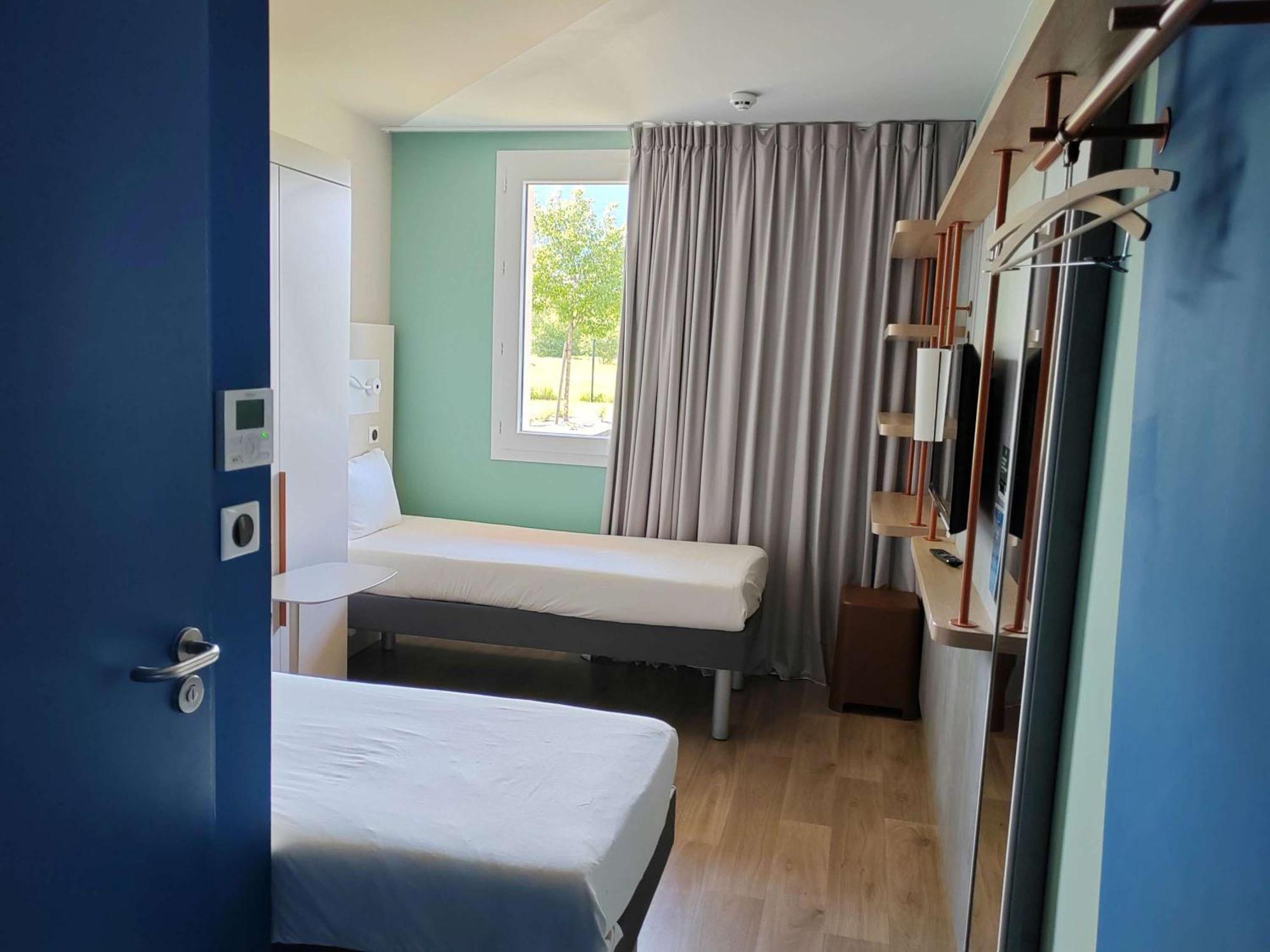 Ibis Budget Geneve Saint Genis Pouilly Exterior photo