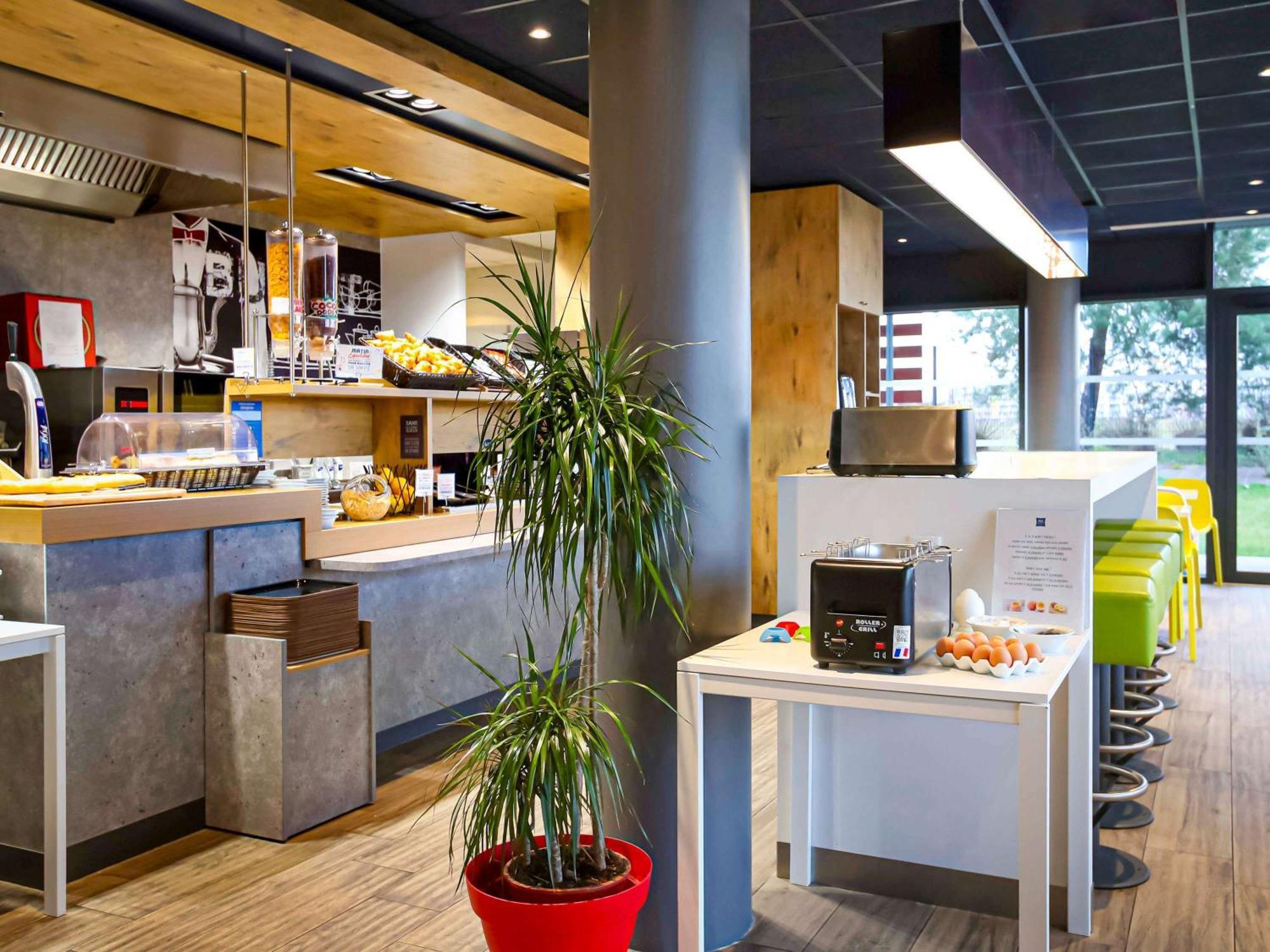 Ibis Budget Geneve Saint Genis Pouilly Exterior photo